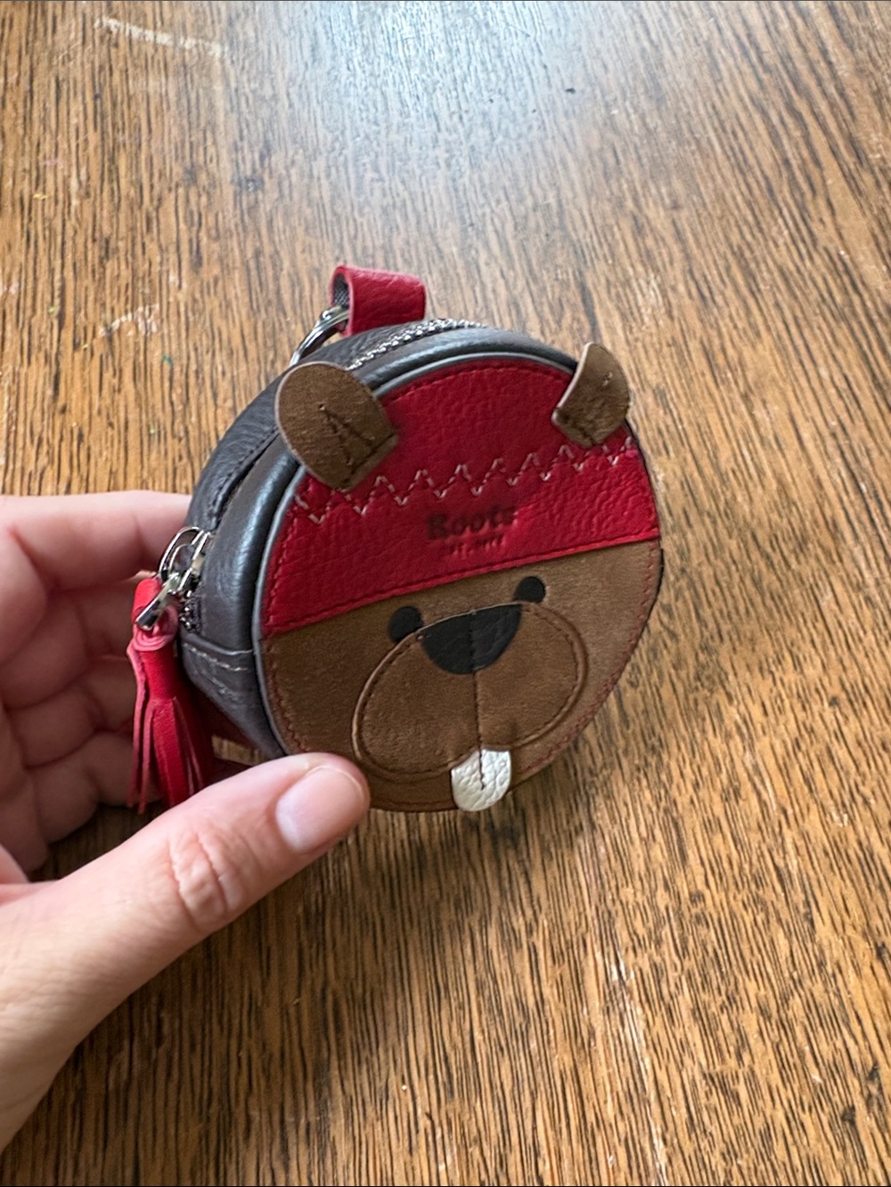Roots Beaver Coin Purse - Picture 2 of 5